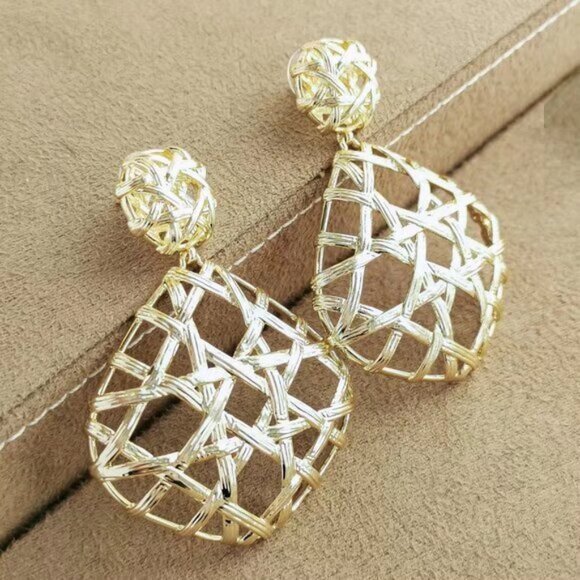 Kendra Scott Stud Earrings - Picture 3 of 3